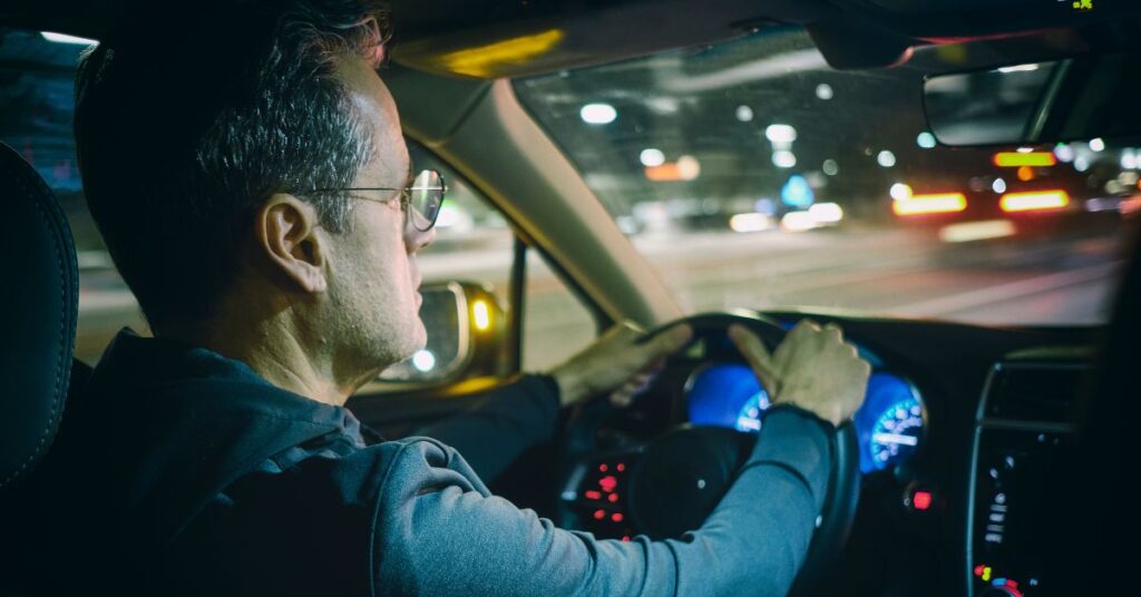 De nézzük autós oldalról is az es­ti vezetést